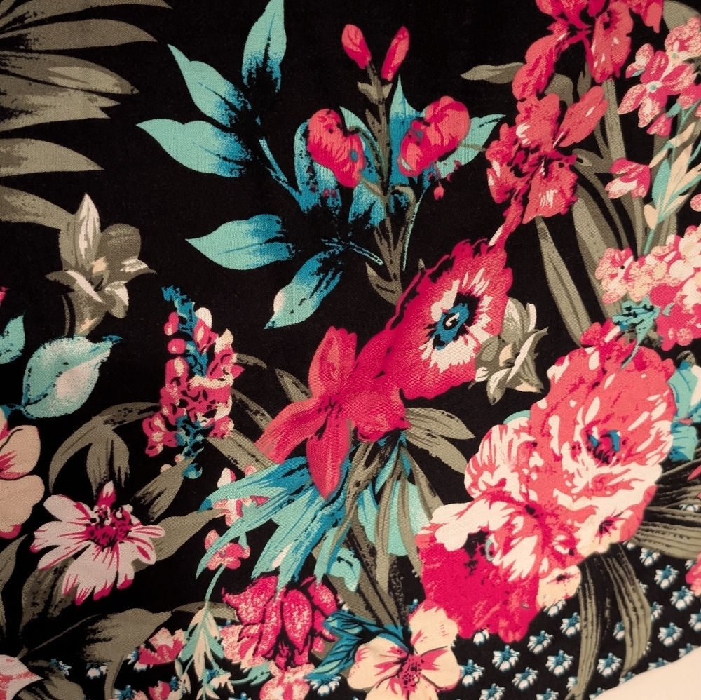 Emery Rose XXL Black Floral Flutter Sleeve Boho Dress Plus Size 2XL - Picture 3 of 5